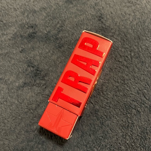 Jeffree star velvet trap lipstick - Picture 2 of 5